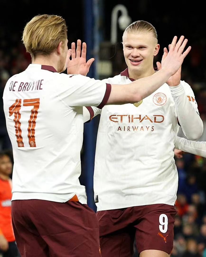 De assist van De Bruyne, de vijf doelpunten van Haaland, de geweldige avond van Manchester City in de FA Cup